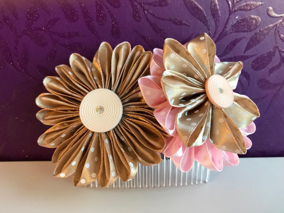 IMAGE - Light brown and pink polkadotted ribbon flower comb, finished with white and pink button.